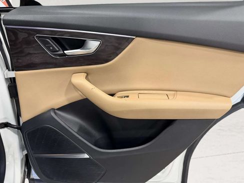 Used 2019 Audi Q8 Premium Plus AWD/4WD image 25