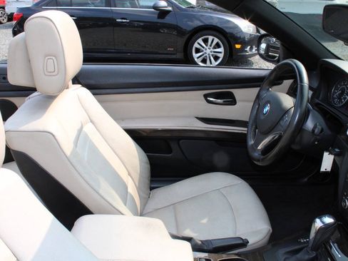 Used 2013 BMW 328i Convertible RWD image 19