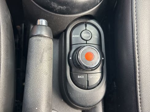 Used 2017 MINI Cooper 4-Door Hardtop image 30