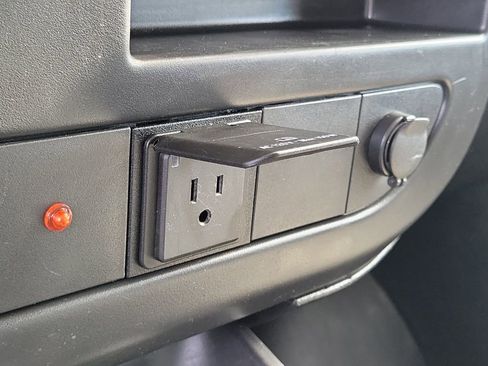 Used 2017 Chevrolet Express 3500 image 9