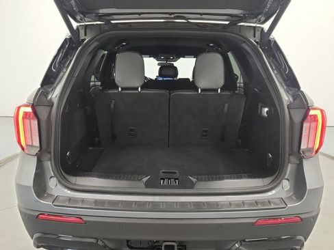 Used 2025 Ford Explorer ST-Line w/ ST-Line Street Pack AWD/4WD image 30