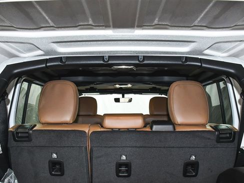 Used 2023 Jeep Wrangler Unlimited Rubicon 4xe w/ Steel Bumper Group AWD/4WD image 67