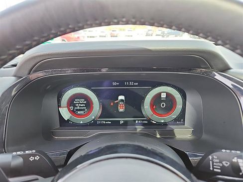 Used 2024 Nissan Pathfinder Platinum w/ Cargo Package image 15