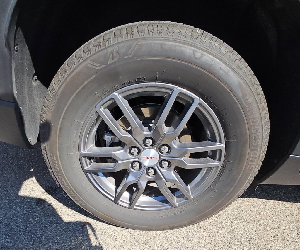 Used 2026 GMC Acadia Elevation FWD image 10