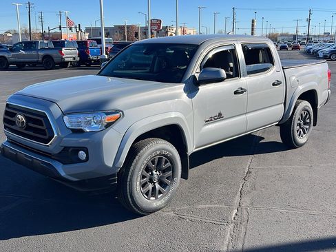 Used 2021 Toyota Tacoma SR5 image 7