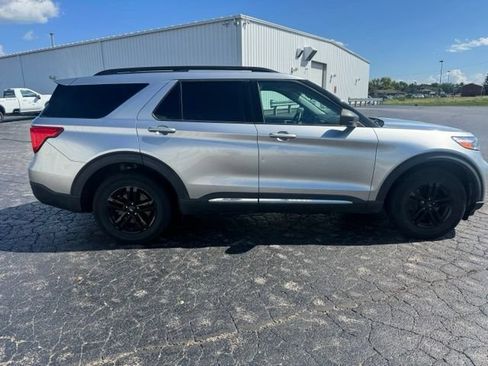 Used 2020 Ford Explorer XLT w/ Comfort Package AWD/4WD image 6
