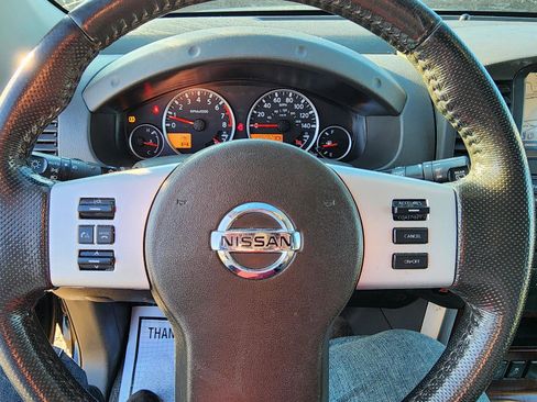 Used 2012 Nissan Pathfinder LE image 18