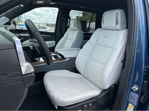 New 2026 Cadillac Escalade Platinum Sport AWD/4WD image 20