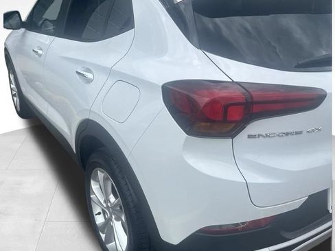 Certified 2023 Buick Encore GX Preferred FWD image 6