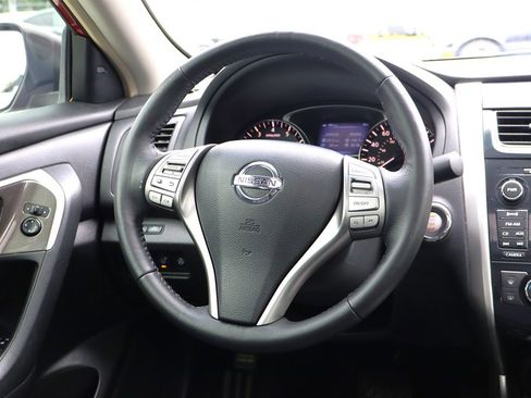 Used 2013 Nissan Altima 2.5 SL w/ Technology Pkg FWD image 14