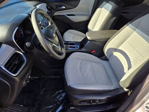 Used 2020 Chevrolet Equinox LS w/ LS Convenience Package image 10