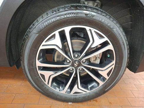 Used 2019 Hyundai Santa Fe Limited AWD/4WD image 7