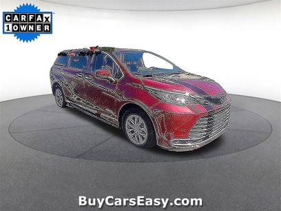 Used 2022 Toyota Sienna XLE