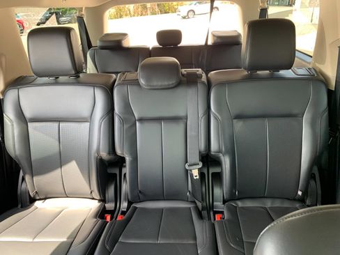 Used 2024 Ford Expedition Max XLT image 28