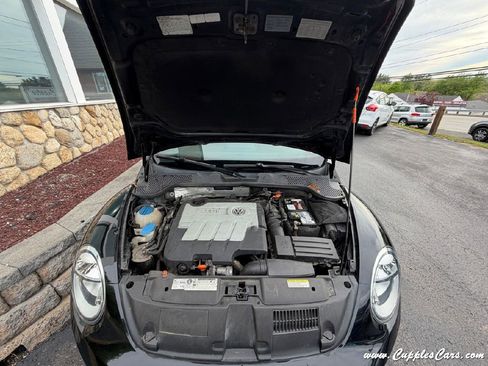 Used 2013 Volkswagen Beetle TDI FWD image 17