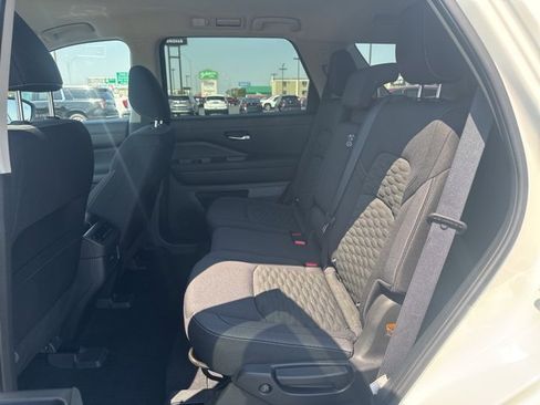 Used 2022 Nissan Pathfinder SV image 20