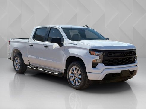 Used 2023 Chevrolet Silverado 1500 Custom AWD/4WD image 3