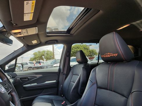 Used 2022 Honda Pilot TrailSport image 13