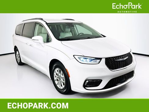Used 2021 Chrysler Pacifica Touring-L image 1