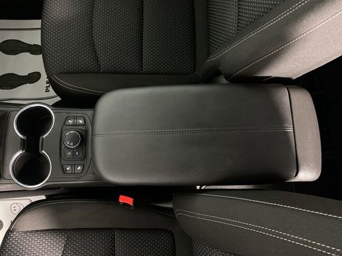 Used 2023 GMC Terrain SLE w/ Driver Convenience Package FWD image 20