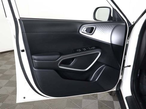 Used 2023 Kia Soul LX FWD image 20
