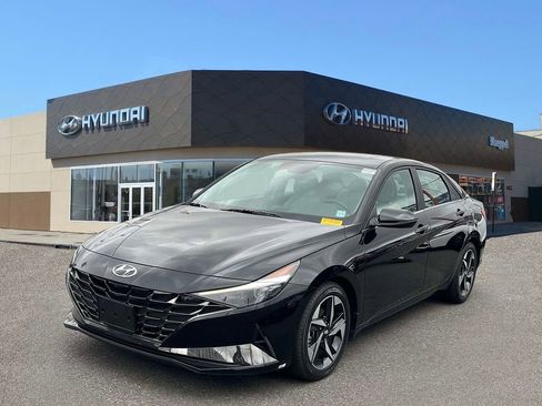 Used 2022 Hyundai Elantra Limited image 4