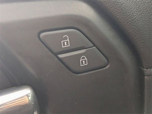 Used 2021 Chevrolet Silverado 1500 LT Trail Boss w/ Convenience Package II image 11