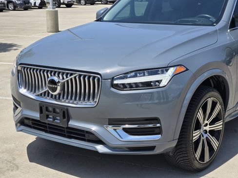 Used 2022 Volvo XC90 T8 Inscription AWD/4WD image 12