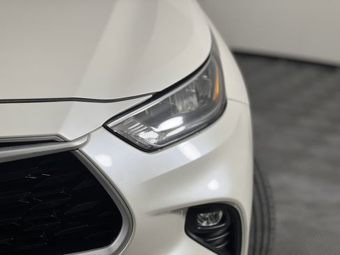 Used 2020 Toyota Highlander XLE AWD/4WD image 7