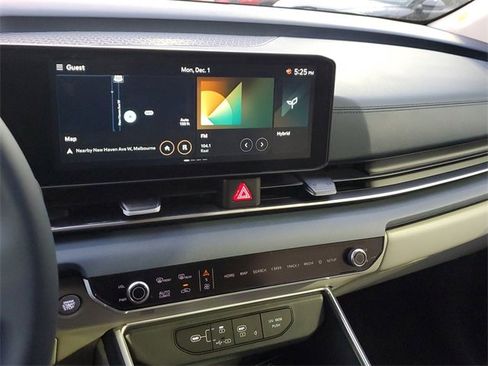 New 2026 Kia Carnival EX image 24