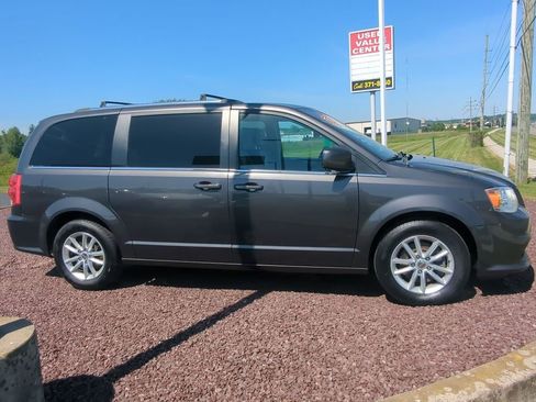 Used 2019 Dodge Grand Caravan SXT FWD image 9