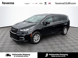 New 2026 Chrysler Pacifica Select video 1