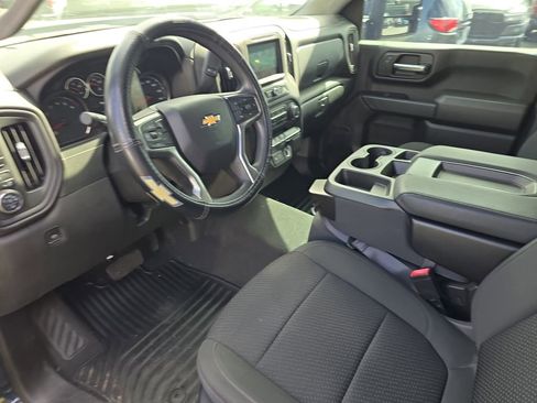 Used 2022 Chevrolet Silverado 2500 Custom w/ Custom Value Package image 16