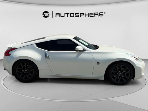 Used 2016 Nissan 370Z Coupe RWD image 11