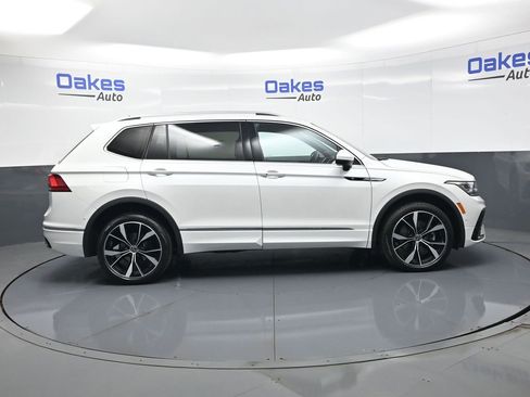 Used 2023 Volkswagen Tiguan SEL R-Line AWD/4WD image 9