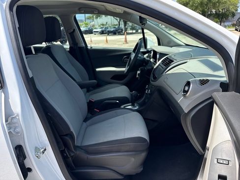 Used 2016 Chevrolet Trax LS FWD image 24