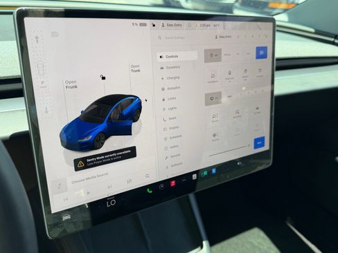 Used 2025 Tesla Model 3 Long Range RWD image 19
