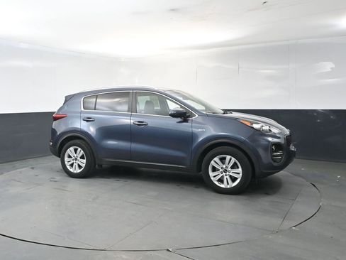 Used 2018 Kia Sportage LX w/ LX Popular Package AWD/4WD image 7