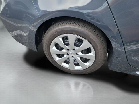 Used 2025 Toyota Corolla LE w/ Convenience Package image 30