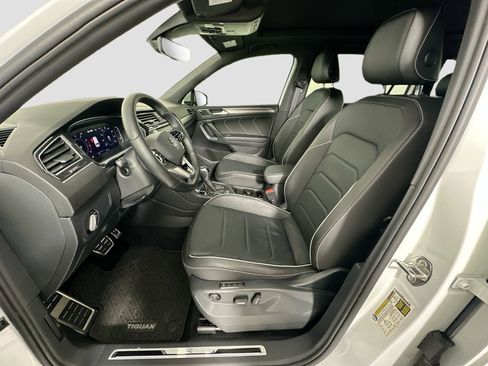 Certified 2023 Volkswagen Tiguan SEL R-Line image 22