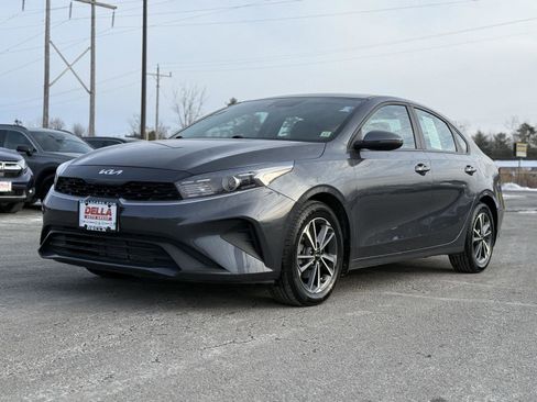 Used 2023 Kia Forte LXS w/ LXS Technology Package image 9