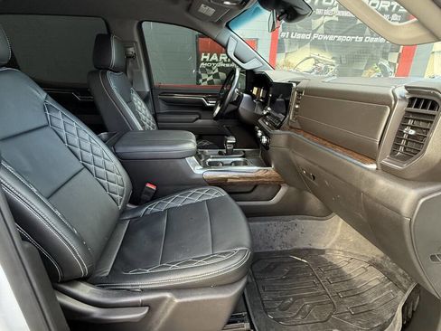 Used 2024 GMC Sierra 1500 Elevation image 13