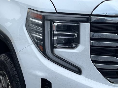 Used 2024 GMC Sierra 1500 SLT image 11