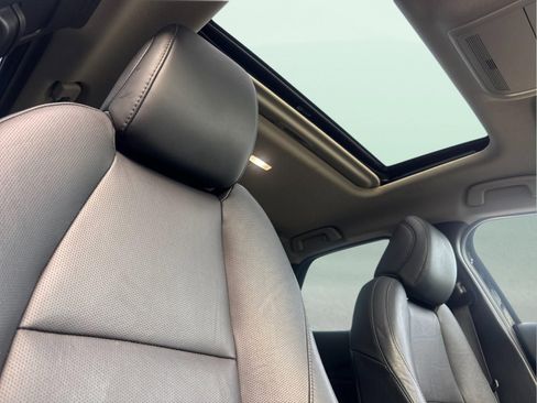 Used 2024 MAZDA CX-30 AWD 2.5 S w/ Premium Package image 17