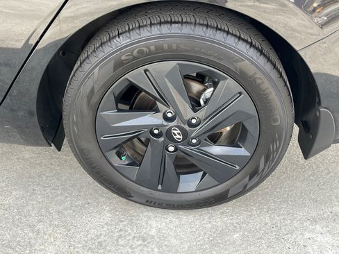 Used 2022 Hyundai Elantra SEL image 21