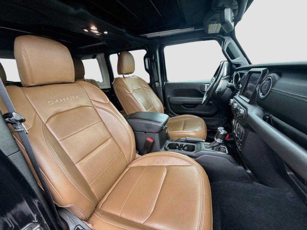 Used 2023 Jeep Wrangler Unlimited Sahara w/ Cold Weather Group AWD/4WD image 32