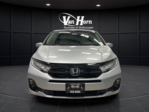 Used 2025 Honda Odyssey Elite image 2