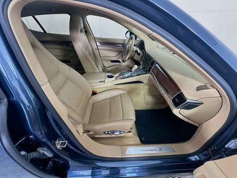 Used 2014 Porsche Panamera S RWD image 32