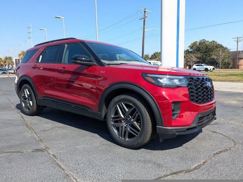 New 2026 Ford Explorer ST-Line w/ ST-Line Street Pack RWD image 2