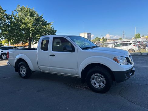 Used 2019 Nissan Frontier S RWD image 9